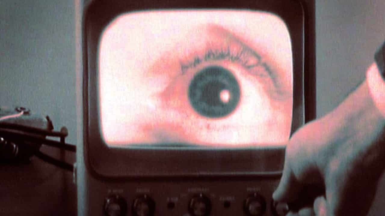 Seven Zarafetteki Makinelerin Gözetiminde