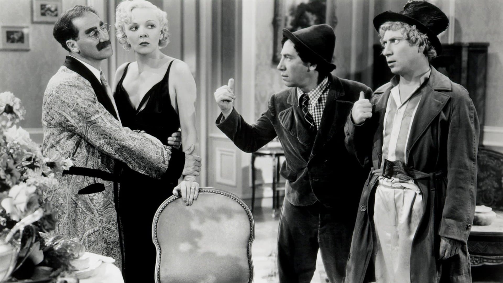 Üç Ahbap Çavuşlar At Yarışlarında Eğleniyor